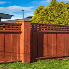 Discover 7 Inspirational Cedar Fence Ideas to Spruce Up Your Home!